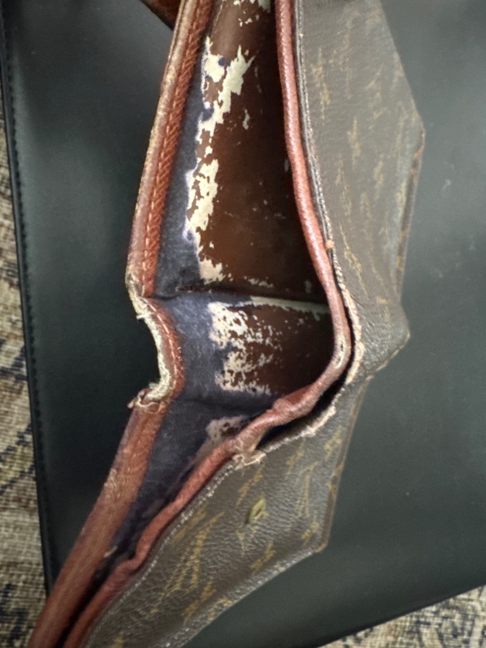 Vintage LOUIS VUITTON MONOGRAMMED WALLET - Picture 2 of 4